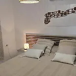 El